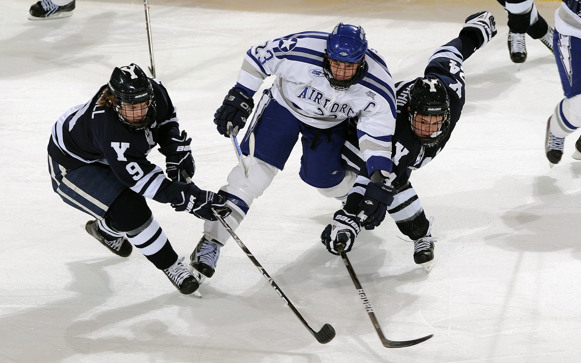 伦敦马拉松热潮不断,选手挑战个人极限,伦敦马拉松2021视频